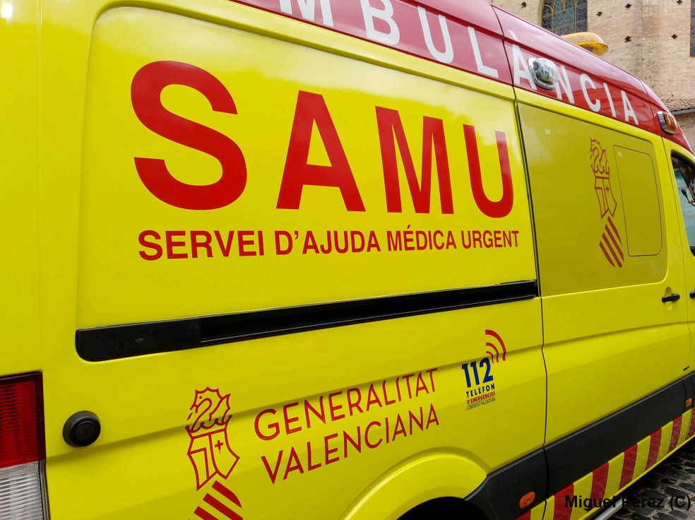 Intervención Crítica en Oliva: SAMU Resucita a Motorista de 15 Años y es Escoltado a Valencia por la Guardia Civil