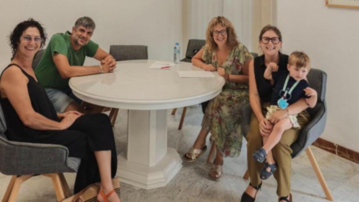 La Mitja Marató Platges del Sud une a dos familias de la Safor en la lucha contra el síndrome de Angelman: "Hablar el mismo idioma es no estar solas"