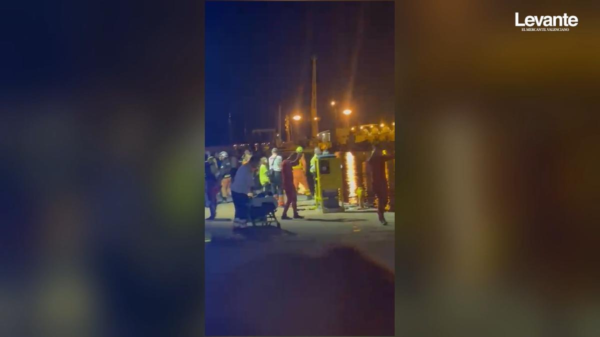 Muere una joven al caer su coche al mar en el puerto de Gandia