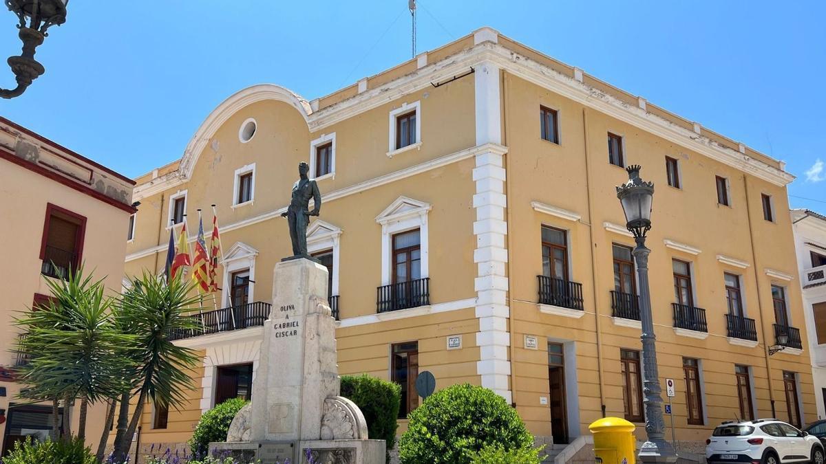 Diferencias en Oliva ante la concentración de la FEMP por Ceuta: PSPV y Compromís se desmarcan y optan por el acto institucional