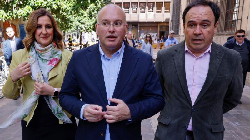 La Incertidumbre sobre el Futuro de Pérez Llorca Persiste tras Reunión en Génova, Mientras el PSPV Exige Transparencia