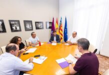 La Safor se divide ante la crisis de Ceuta: Oliva se suma a la FEMP, Gandia prepara un acto propio y Compromís en Tavernes se desmarca La Safor se divide ante la crisis de Ceuta: Oliva se suma a la FEMP, Gandia prepara un acto propio y Compromís en Tavernes…