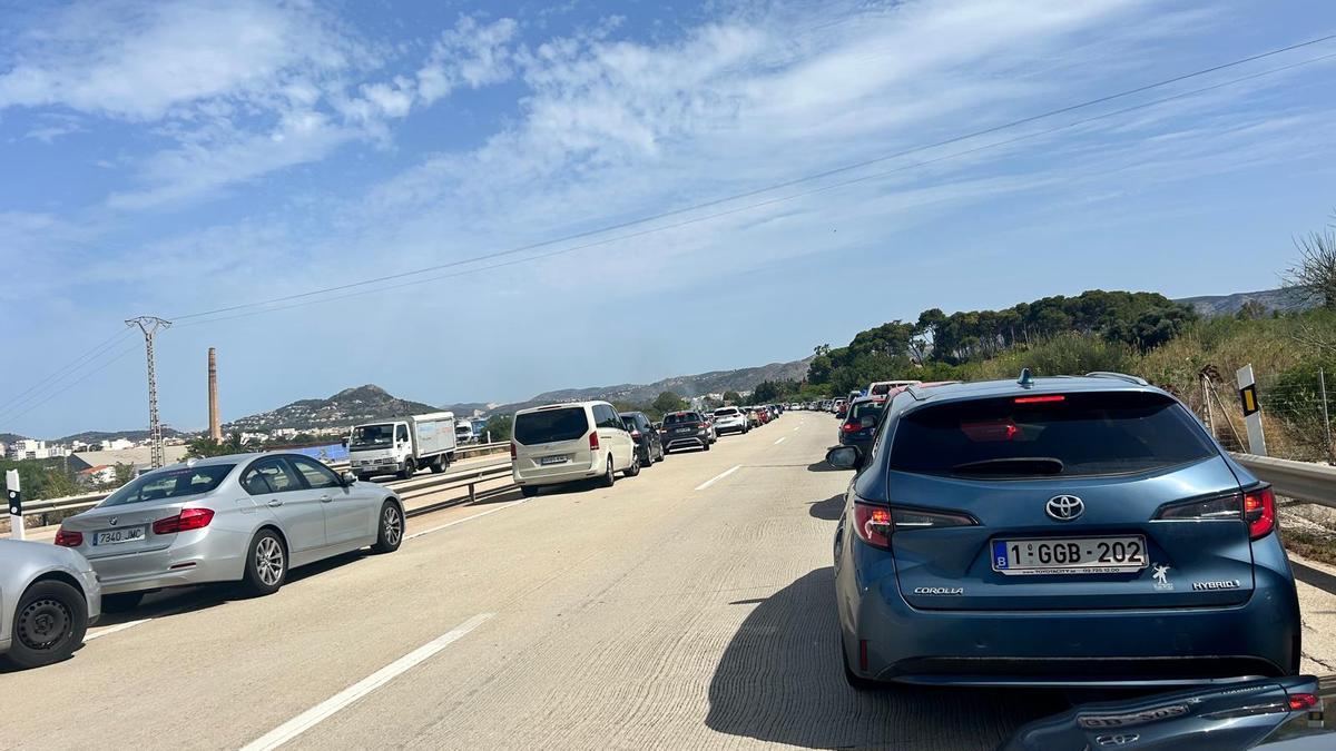 Joven francés fallece tras ser atropellado en la AP-7 a la altura de Dénia