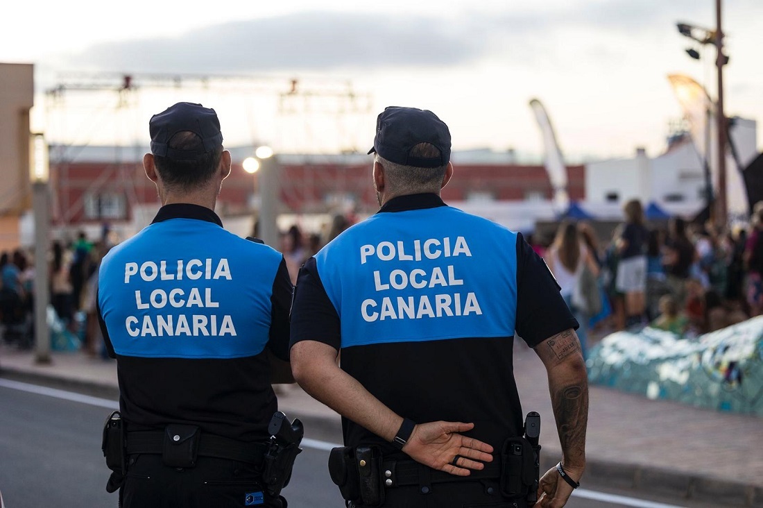 Reyerta con arma blanca, incendio provocado y agente herido en Corralejo